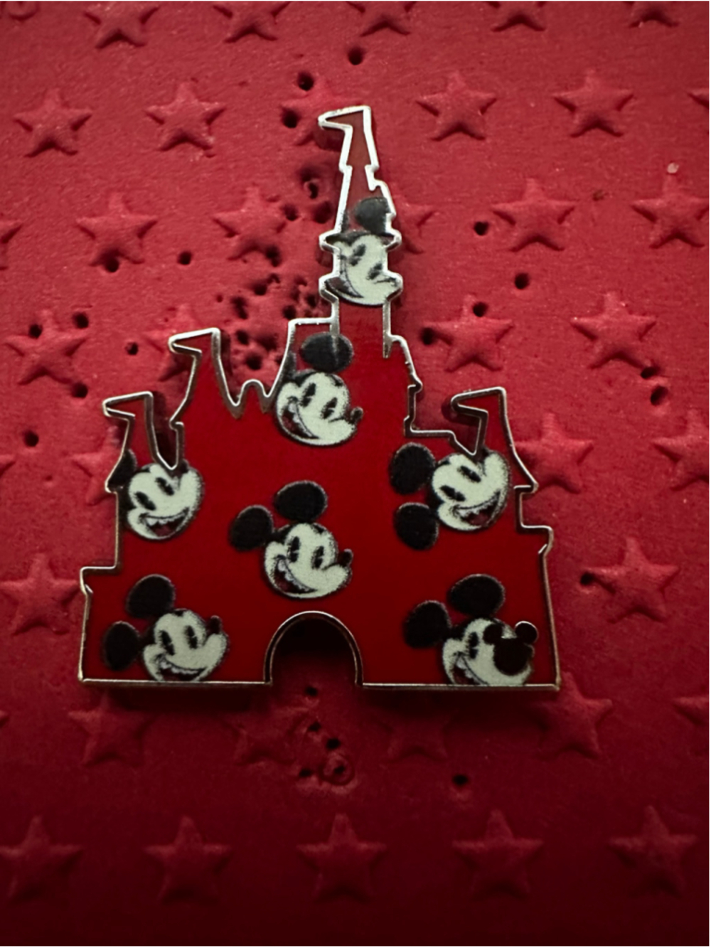 Disney Pin Mickey Heads Castle Hidden Mickey 2025 Collection